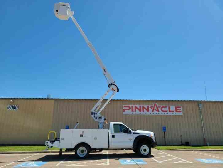 Ford F-550 TELESCOPING AND ARTICULATING BUCKET TRUCK (2012)