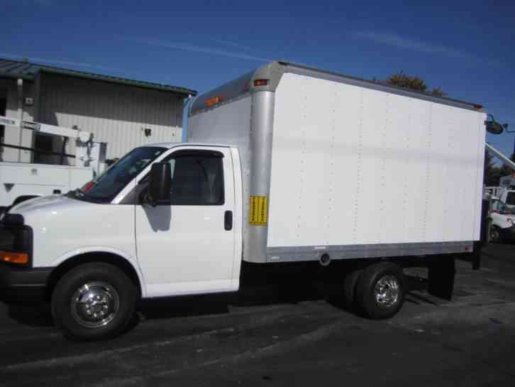 Chevrolet G3500 with 12' Supreme Box and Tommy Liftgate (2012)
