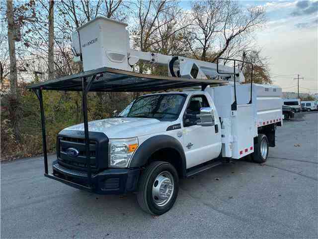 Ford F-550 4WD 47ft BUCKET TRUCK FORESTY CHIPPER DUMP (2013)