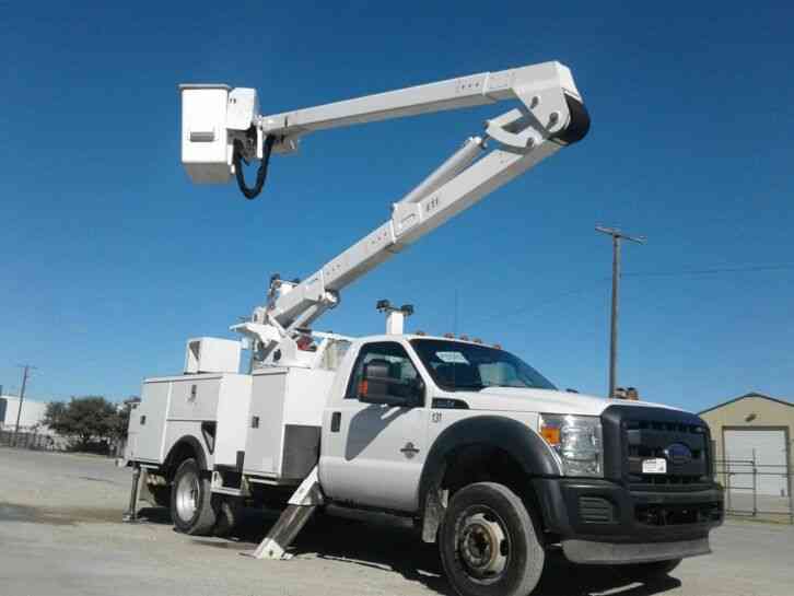 Ford F550 45ft BUCKET TRUCK W/ MATERIAL HANDLER (2013)