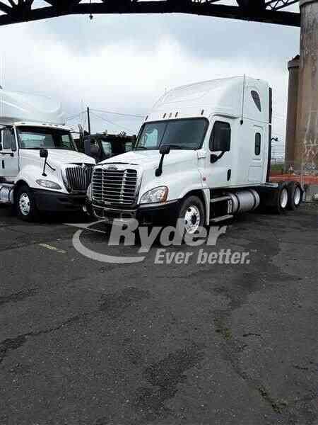 FREIGHTLINER CASCADIA 125 -- (2013)