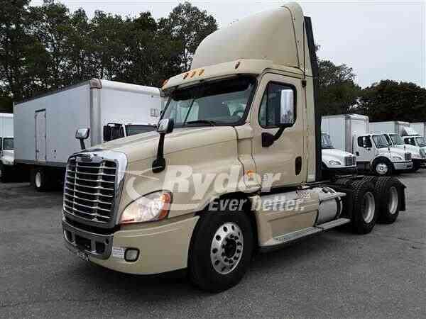 FREIGHTLINER CASCADIA 125 -- (2013)