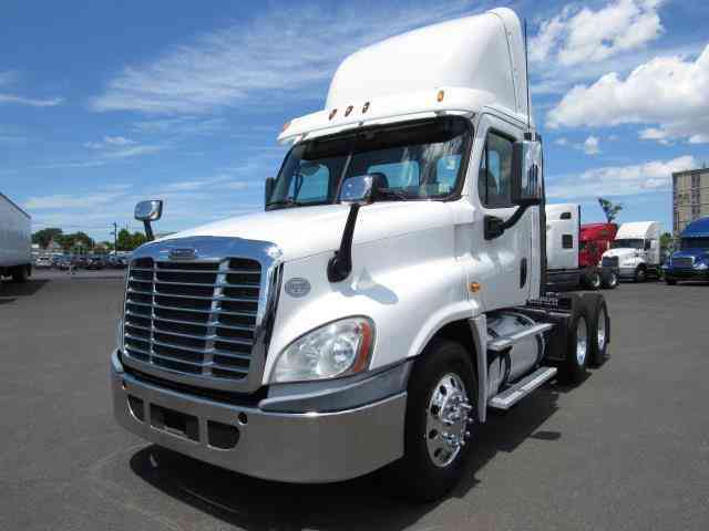 Freightliner CASCADIA -- (2013)