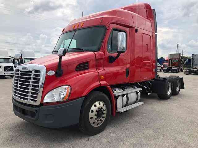 Freightliner CASCADIA -- (2013)