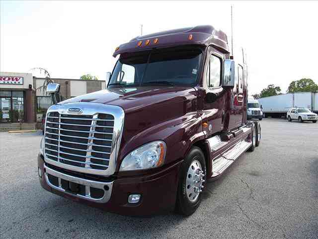 Freightliner CASCADIA -- (2013)