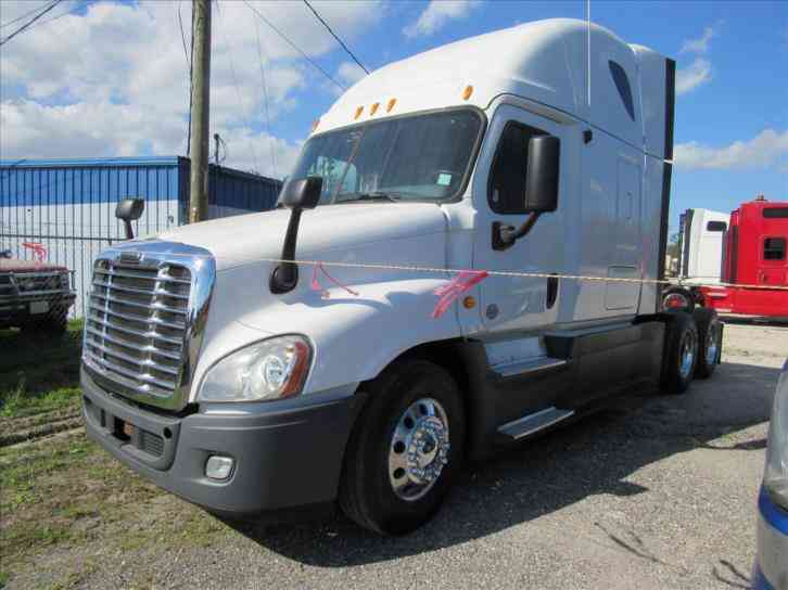 Freightliner CASCADIA -- (2013)