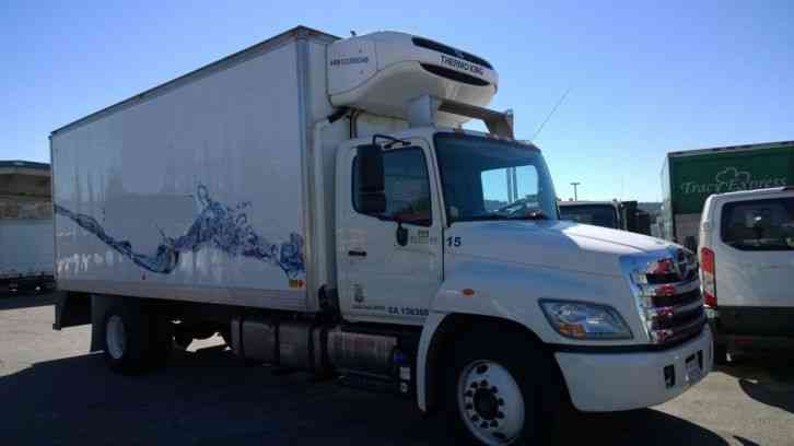 Hino 8L 6cyl 220hp motor, auto, 26, 000# GVWR CDL Thermoking T800- R Reefer unit (2013)