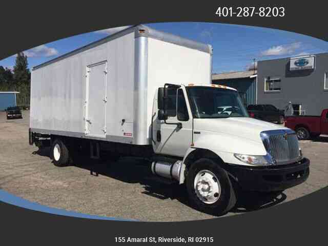 INTERNATIONAL 4300 4300 Regular Cab (2013)