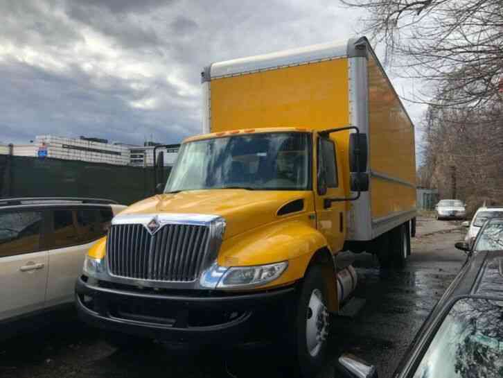 International 4300 Box Truck (2013)