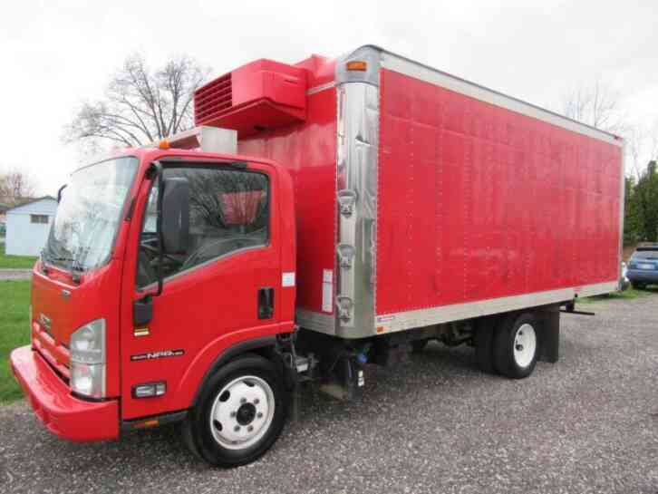 Isuzu NQR Hd reefer truck Penske (2013)