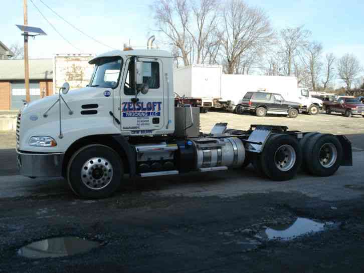 MACK CXU613 PINNACLE (2013)