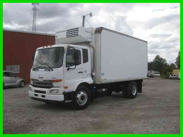 UD 2600 6 CYL TURBO AUTO AC WITH 18' REEFER BODY (2013)