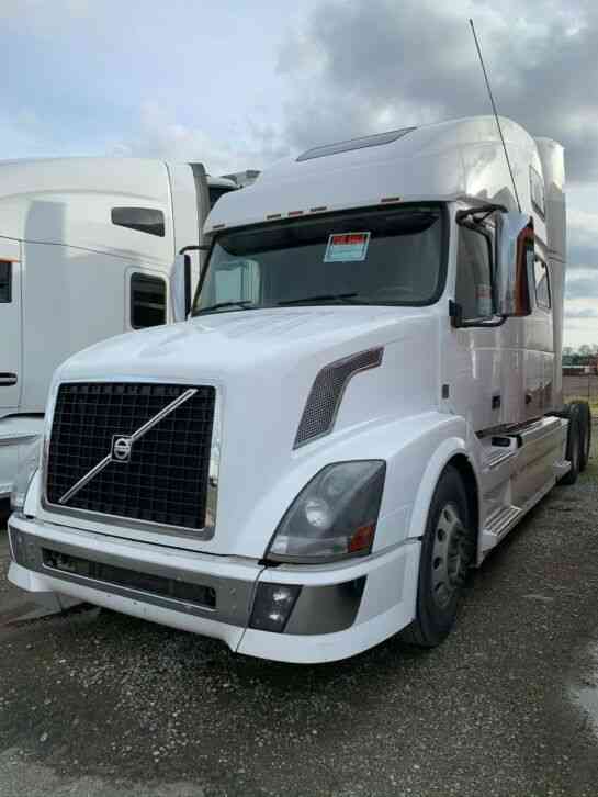 Volvo VNL 780 (2013)