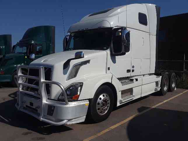 Volvo VNL670 -- (2013)