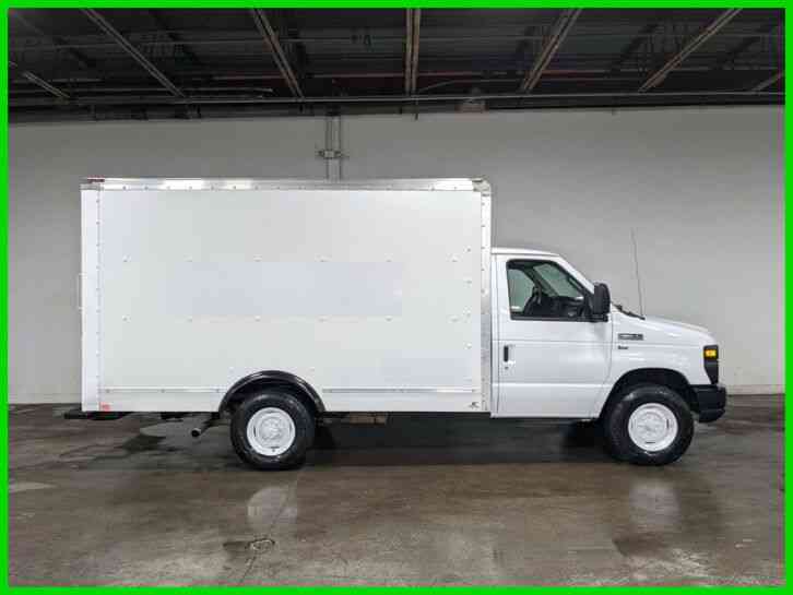 Ford E-350 12ft Box Truck With 6 Month Powertrain Warranty! (2014)
