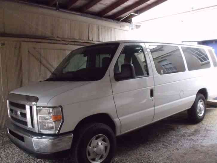 Ford E 350 XLT Super Duty Van (2014)