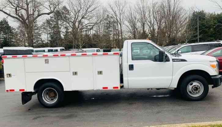 FORD F350 UTILITY TRUCK WITH A 10' BOX F350 (2014)