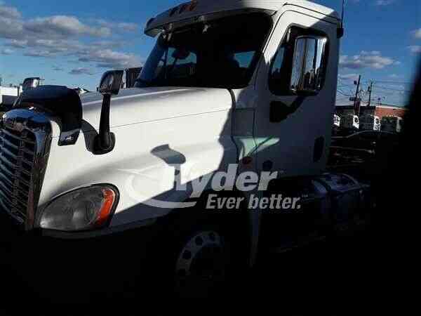 FREIGHTLINER CASCADIA 125 -- (2014)