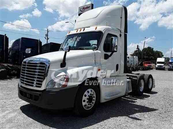 FREIGHTLINER CASCADIA 125 -- (2014)