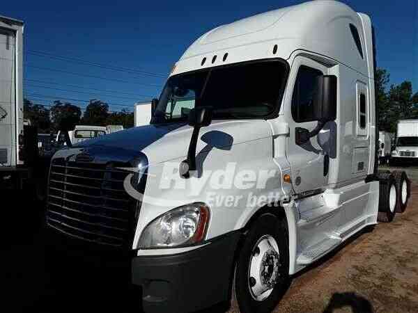 FREIGHTLINER CASCADIA 125 -- (2014)