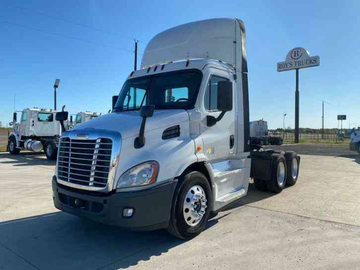 Freightliner Cascadia Tandem Axle Daycab (2014)