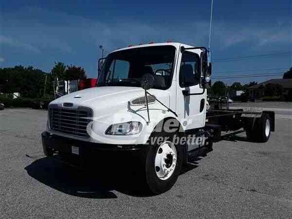 FREIGHTLINER M2 106 (2014)