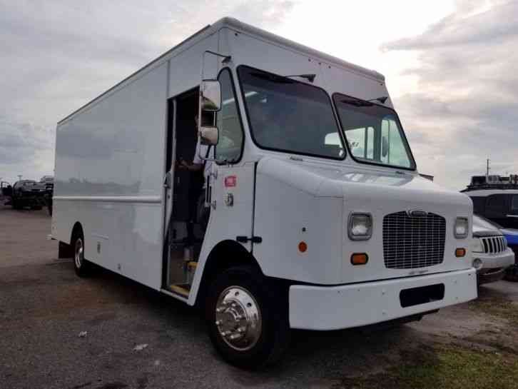 Freightliner MT45 BOX TRUCK STEP (2014)