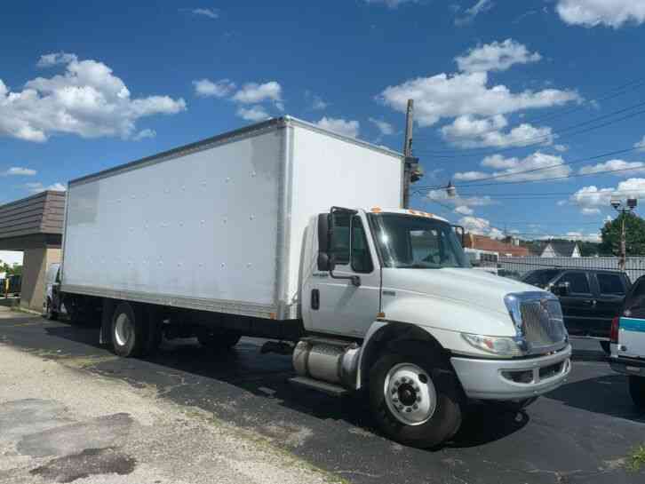 International DURASTAR 24FT BOX PANEL DELIVERY TRUCK CUBE VAN (2014)