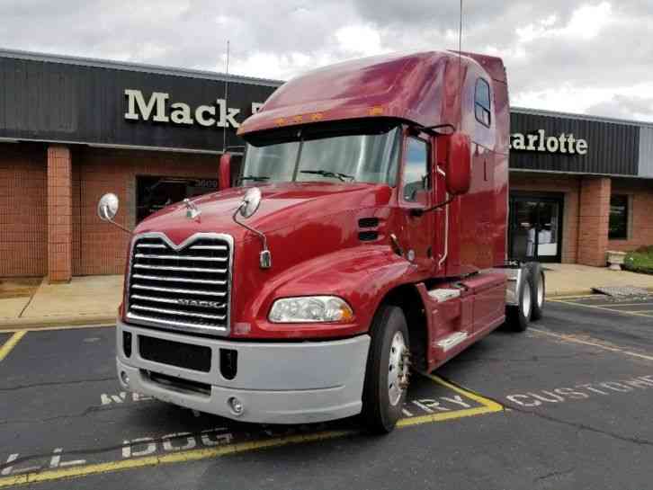 Mack PINNACLE CXU613 -- (2014)