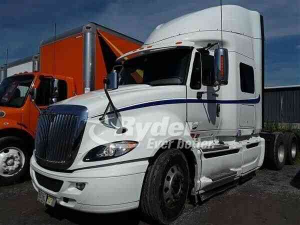 NAVISTAR INTERNATIONAL PROSTAR -- (2014)