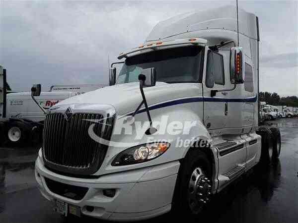 NAVISTAR INTERNATIONAL PROSTAR -- (2014)