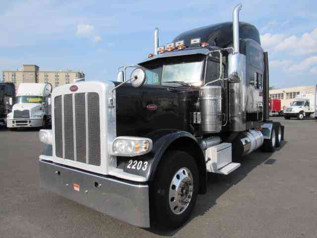 Peterbilt 389 -- (2014)