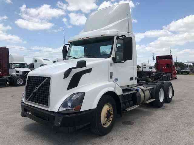 Volvo VNL300 -- (2014)