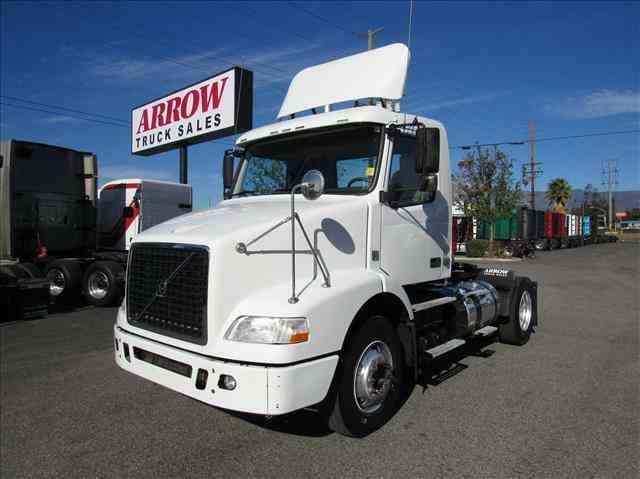 Volvo VNM42T -- (2014)