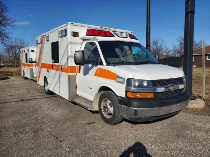 Chevolet Express 3500 Cutaway Ambulance (2015)