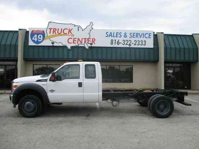 Ford F-550 Extended Cab 4X4 Cab & Chassis (2015)