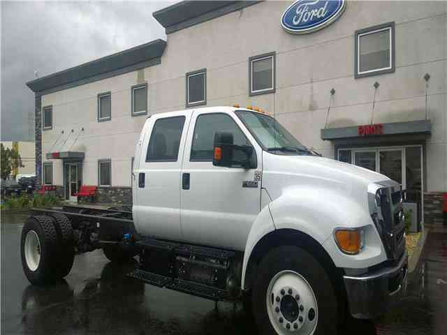 Ford F650 Crew cab Chassis -- (2015)