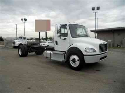 Freightliner Business Class M2 Truck Cab & Chassis Auto 68k miles (2015)