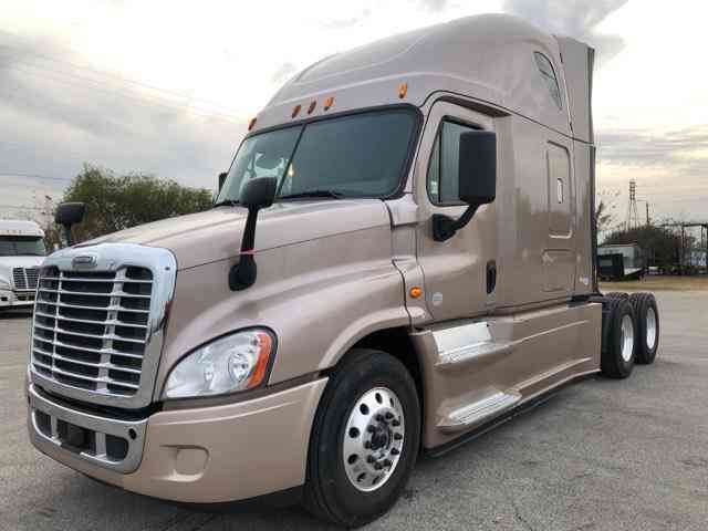 Freightliner CASCADEVO -- (2015)