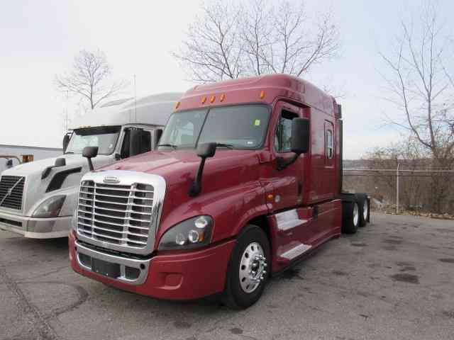 Freightliner CASCADEVO -- (2015)