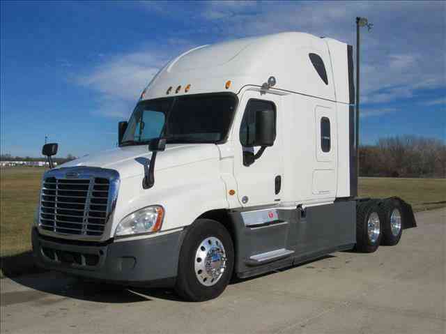 Freightliner CASCADEVO -- (2015)