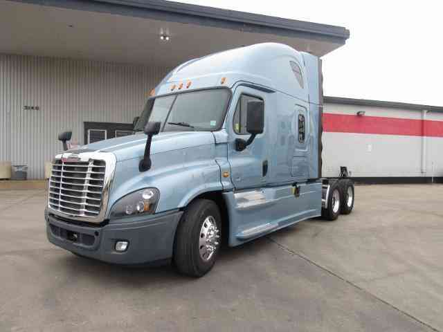 Freightliner CASCADEVO -- (2015)