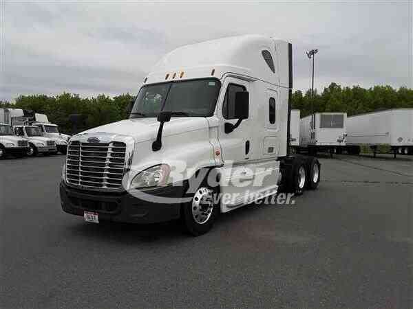 FREIGHTLINER CASCADIA 125 -- (2015)