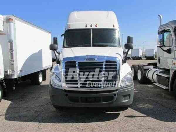 FREIGHTLINER CASCADIA 125 -- (2015)