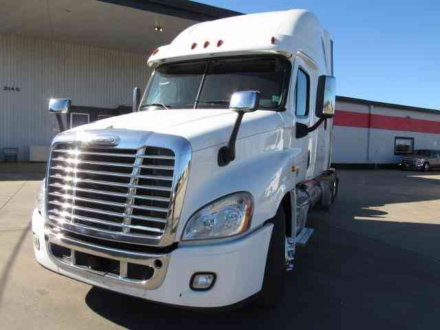 Freightliner CASCADIA -- (2015)