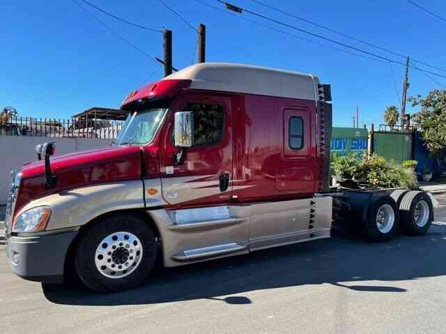 Freightliner Cascadia DD15 Automatic Trans Ready for Work/ L. A. Port Ready (2015)