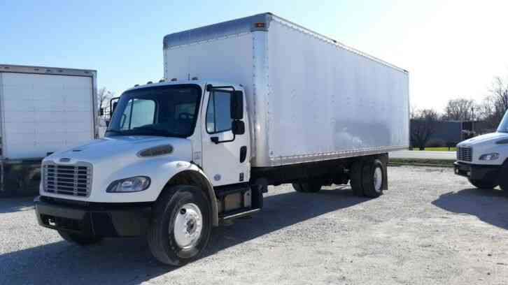 Freightliner M2106 28' Box Truck / Van Truck (2015)