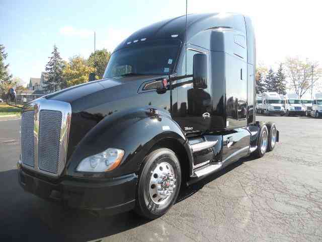 Kenworth T680 -- (2015)