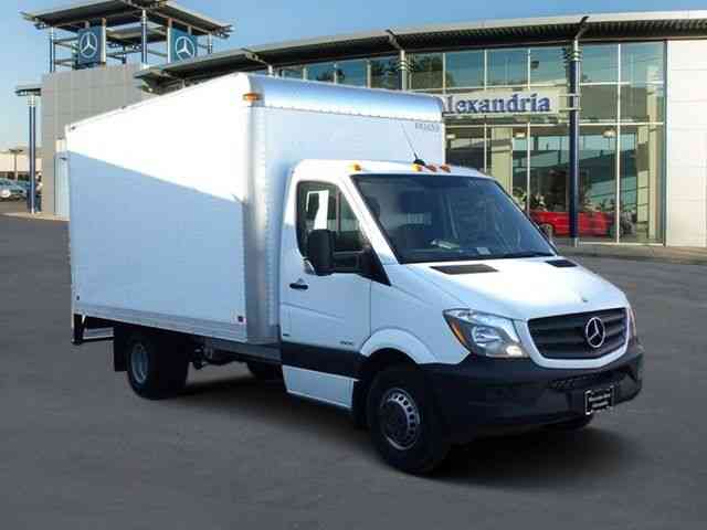 Mercedes-Benz Sprinter 14' Box Truck 3500/170' W/B (2015)