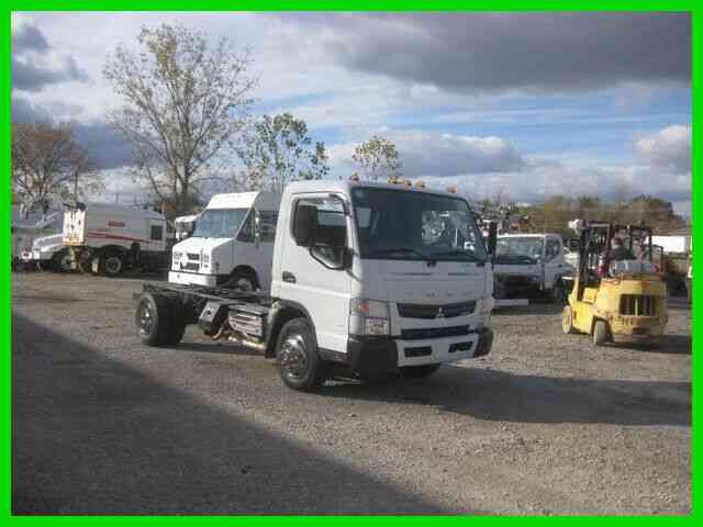 MITSUBISHI FUSO FE160 4 CYL TURBO DIESEL 6 SPEED CAB AND CHASSIS Used (2015)